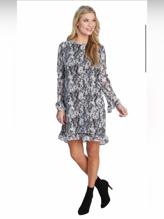 Dresses & Skirts - Snake Print Long Sleeve Shift Dress - Black & White